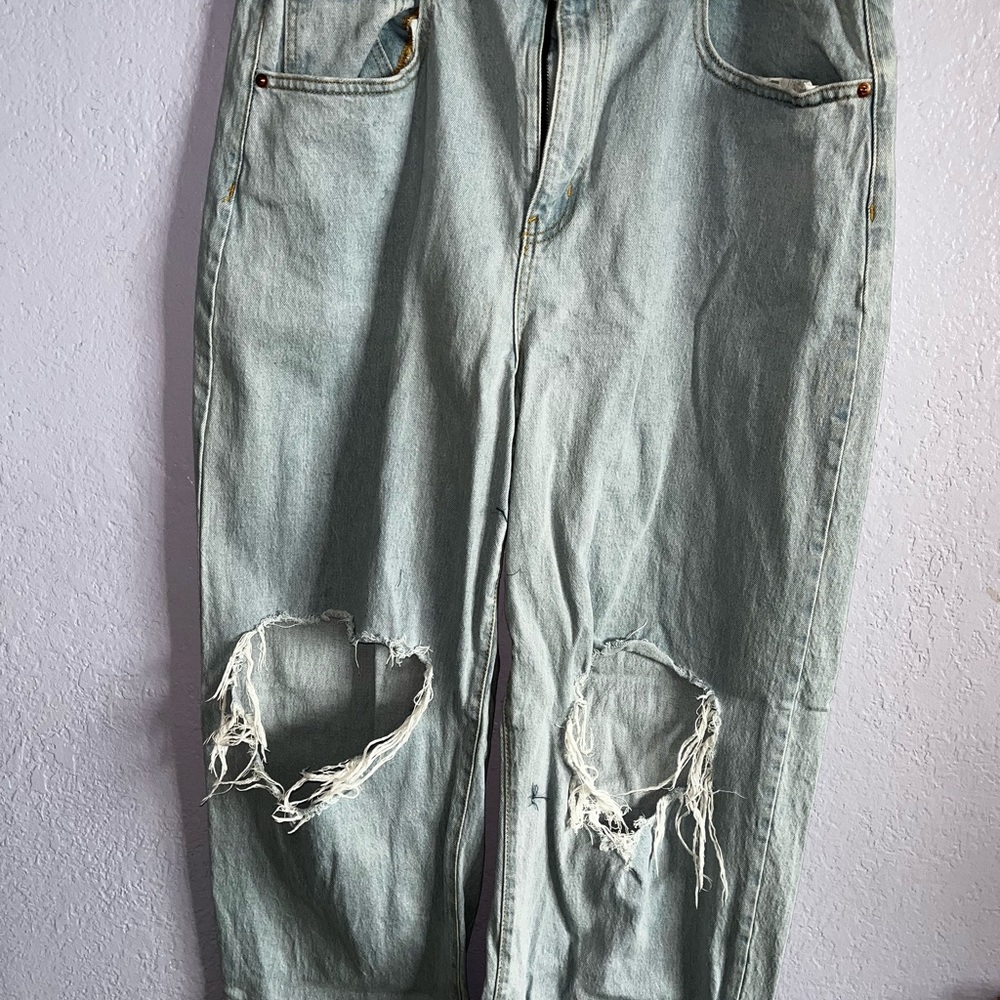 Baggy Distressed Jeans